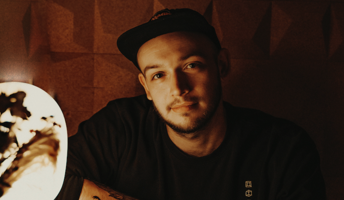 DROELOE Unveils Surprise Single + Exclusive First Listen To Upcoming Album via Bancamp img