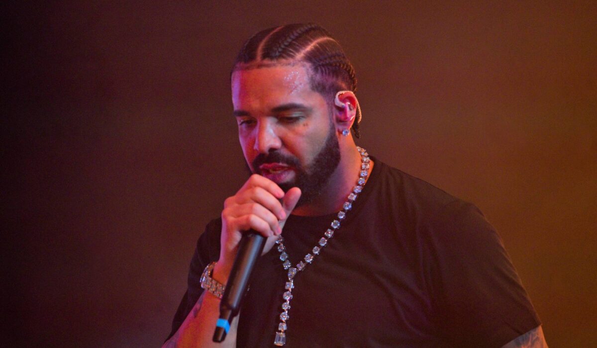Drake pays tribute to Migos’ Takeoff at Atlanta concert img