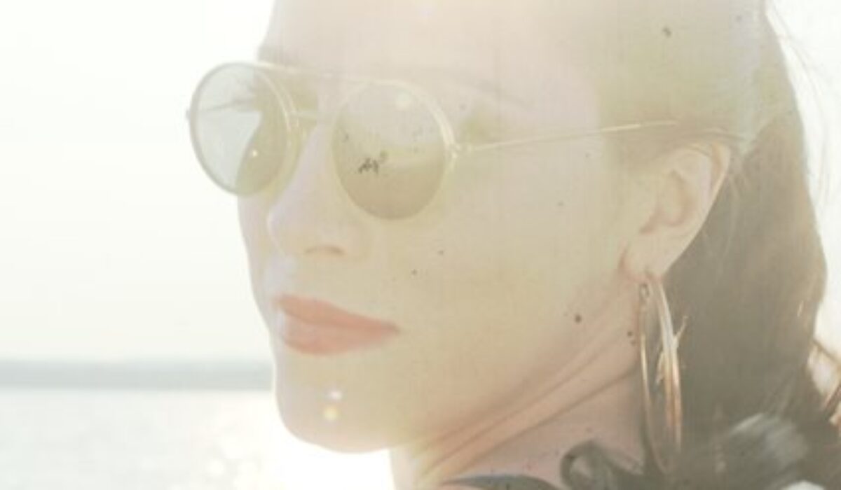 New Artist Spotlight: Mel Monaco and her Band Close out the Summer With ‘Love Tides’ img