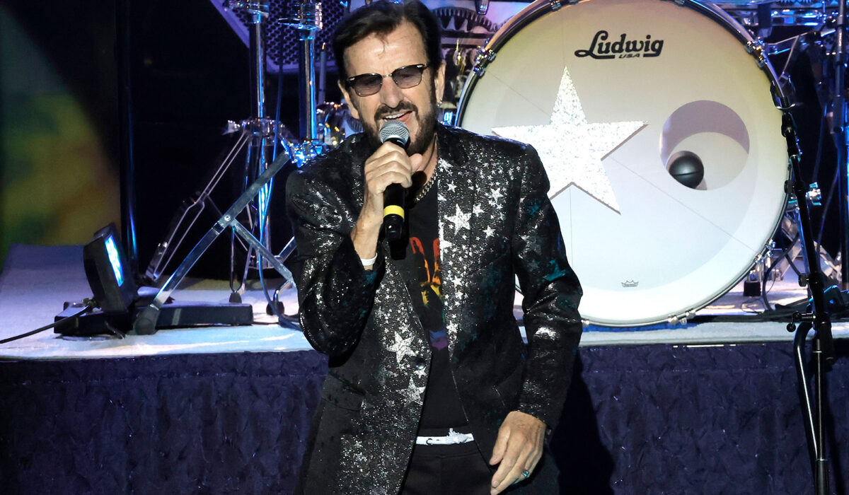 Ringo Starr falls onstage at New Mexico show img