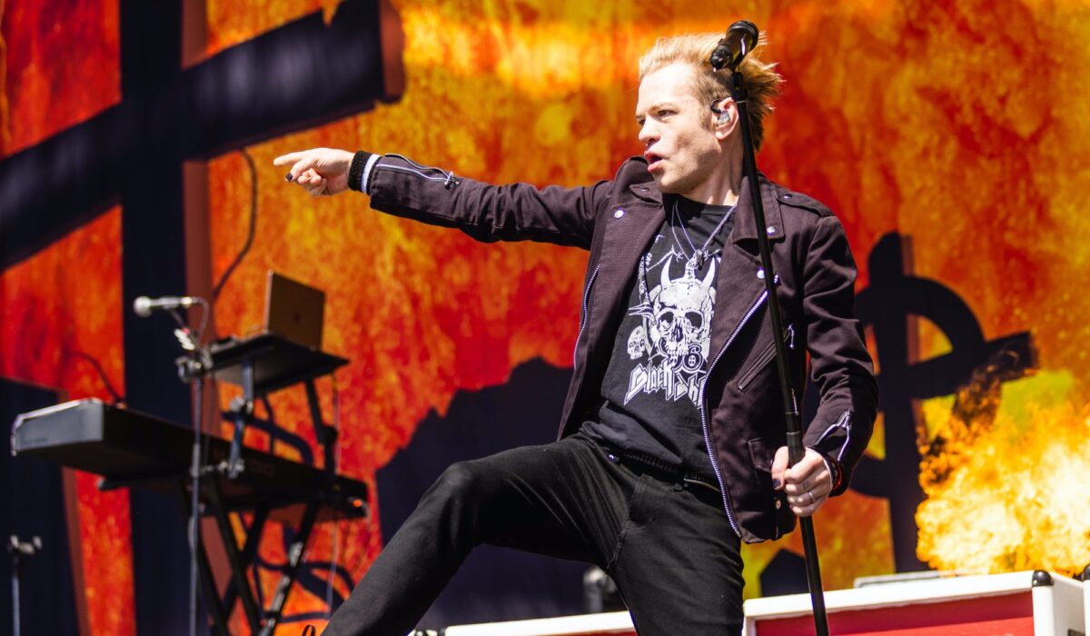 Sum 41’s Deryck Whibley shares health update img
