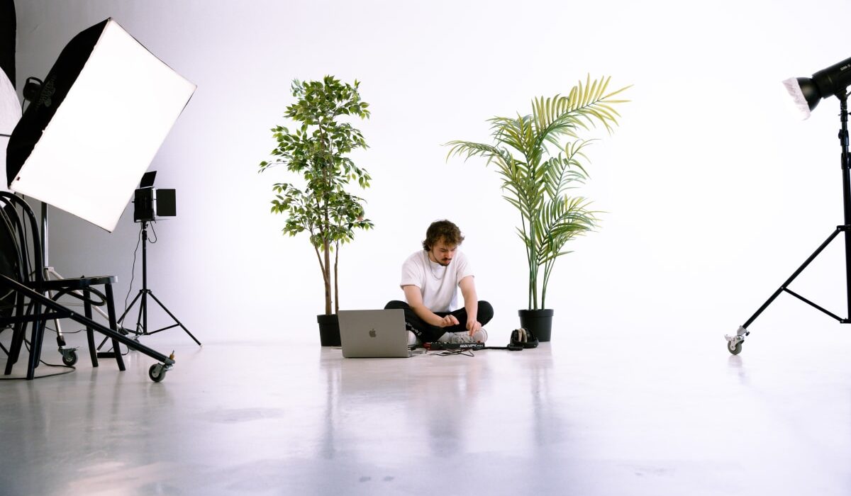 Darby Lands On bitbird With Electrifying EP, "CRUSH" img