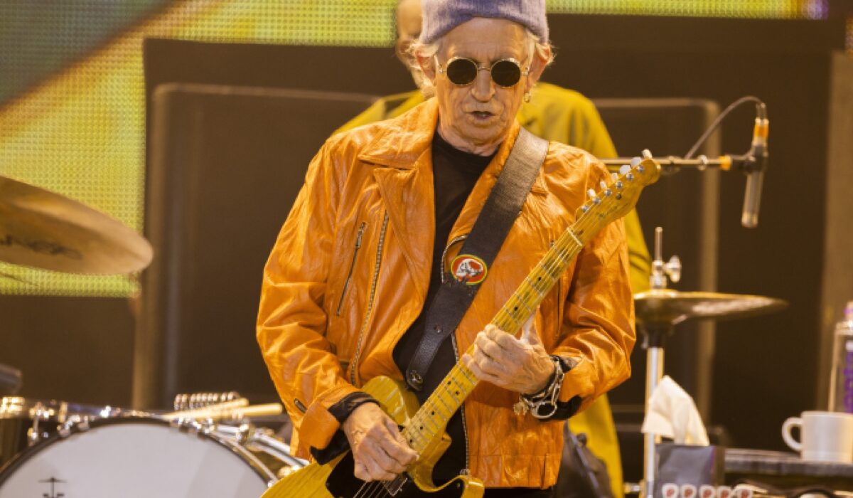Keith Richards says a Rolling Stones hologram concert is “bound to happen” img