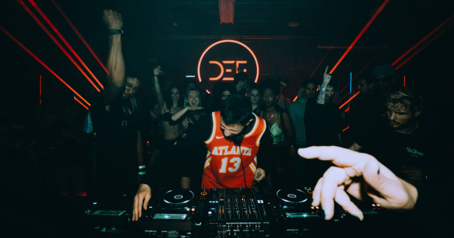 Listen to Hamdi's Captivating Deadbeats EP, "Counting" img