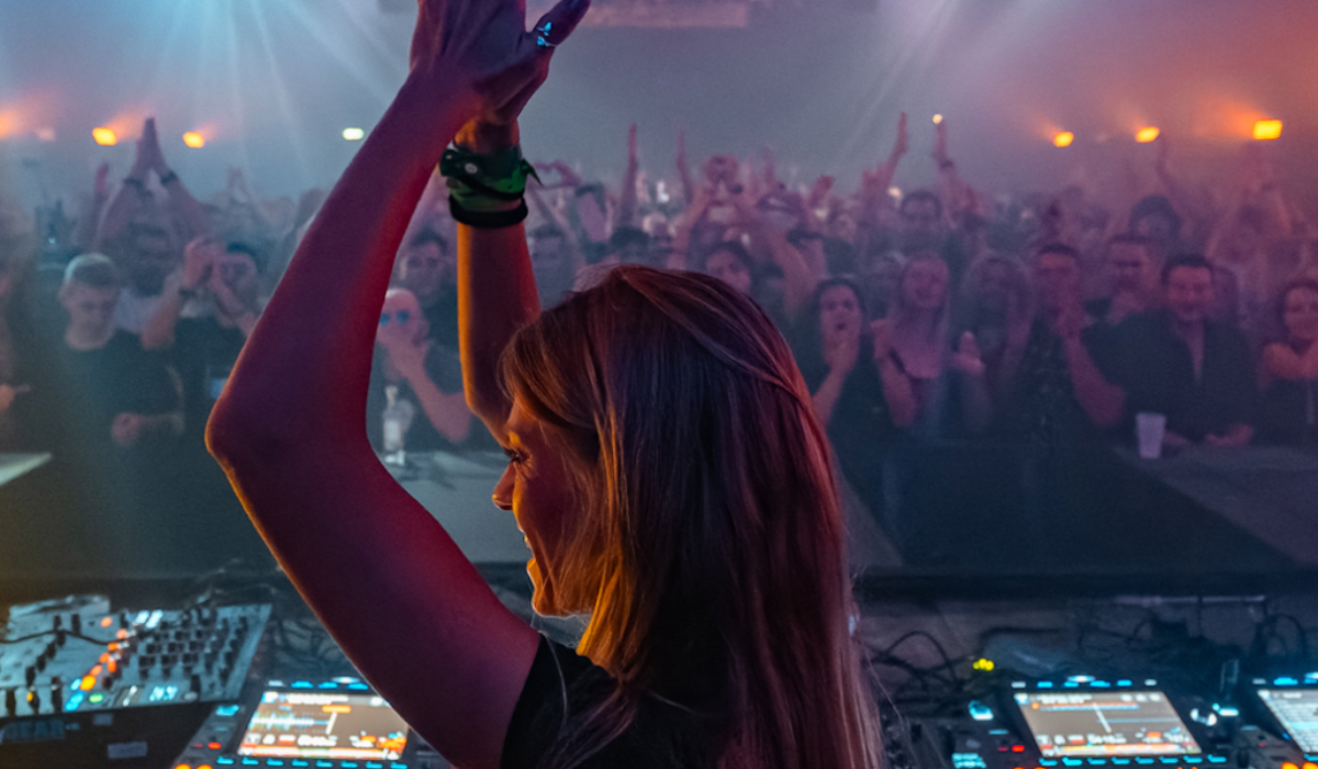 Nora En Pure Anchors Purified Label With Innovative Underwater Photography Partnership img