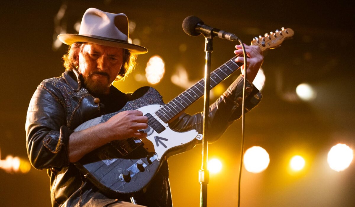 Pearl Jam announce 30th anniversary reissue of ‘Vs.’ img