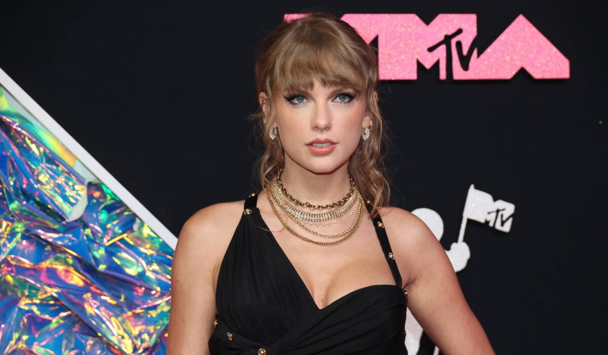 Taylor Swift’s ‘The Era’s Tour’ film breaks new box office record img