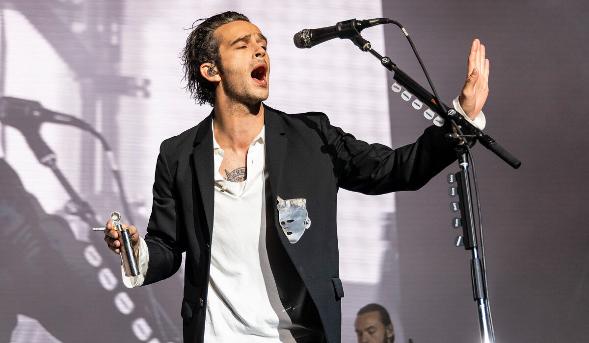 The 1975’s Matty Healy on Malaysia LGTBQ controversy: “I’m pissed off” img
