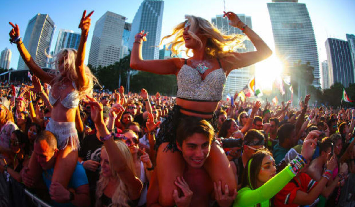 Ultra Music Festival Confirms Hardwell, Calvin Harris, Eric Prydz, Martin Garrix, More for 2024 Lineup img