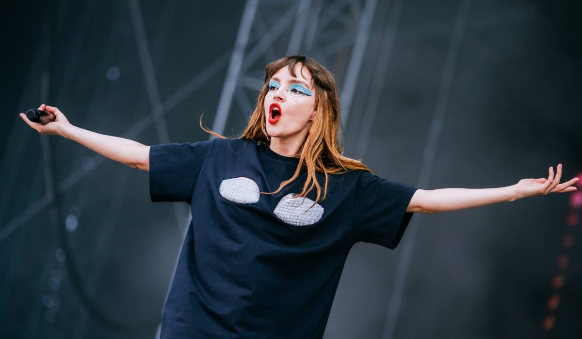 Watch Chvrches’ Lauren Mayberry cover ’99 Luftballons’ in Munich img