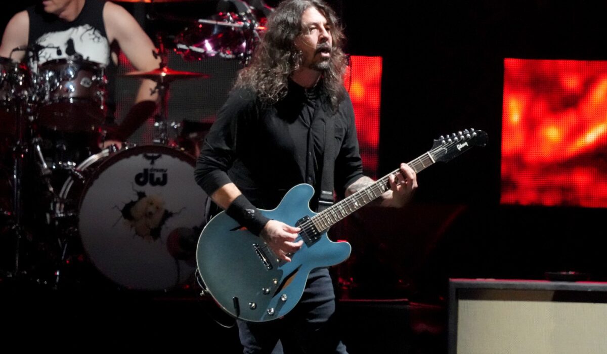 Watch Foo Fighters cover ‘Stairway To Heaven’ img