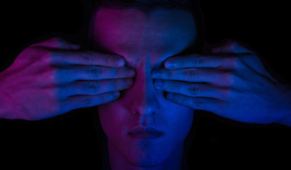 Attendees Report Severe Eye and Vision Problems After Bored Ape NFT Festival img