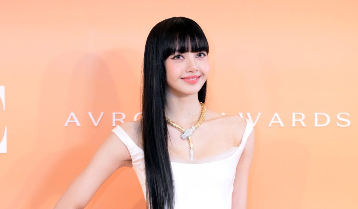 BLACKPINK Lisa’s Weibo page suspended amid Crazy Horse backlash img