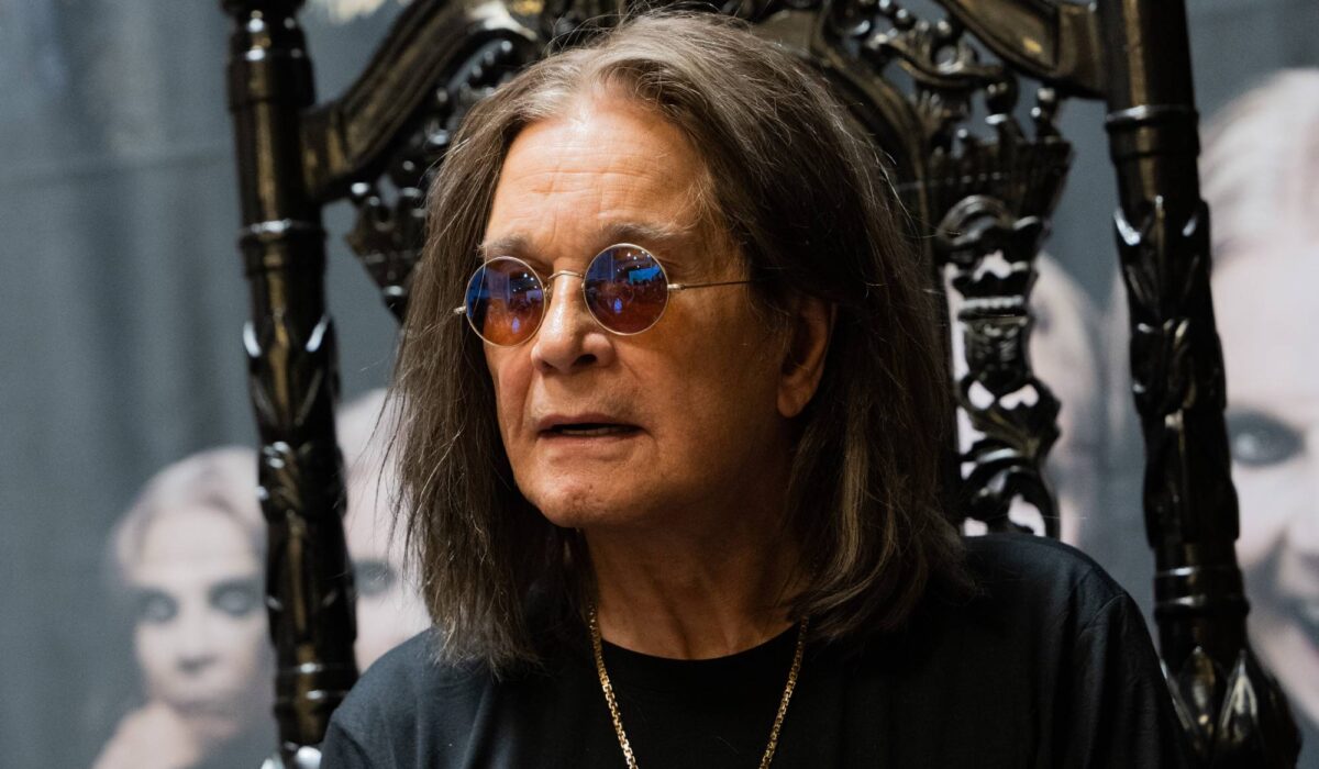 Life-size Ozzy Osbourne sculpture made from cake unveiled in Birmingham img