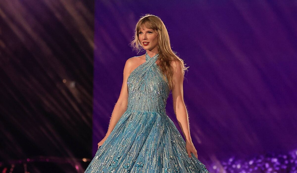 Rio’s Christ the Redeemer statue lights up for arrival of Taylor Swift img
