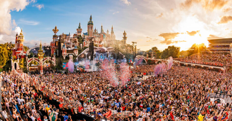 Tomorrowland's "The Great Library of Tomorrow" Writes New Chapter in Barcelona img