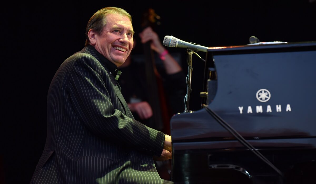 This is who’s enjoying Jools Holland’s Hootenanny 2023 img