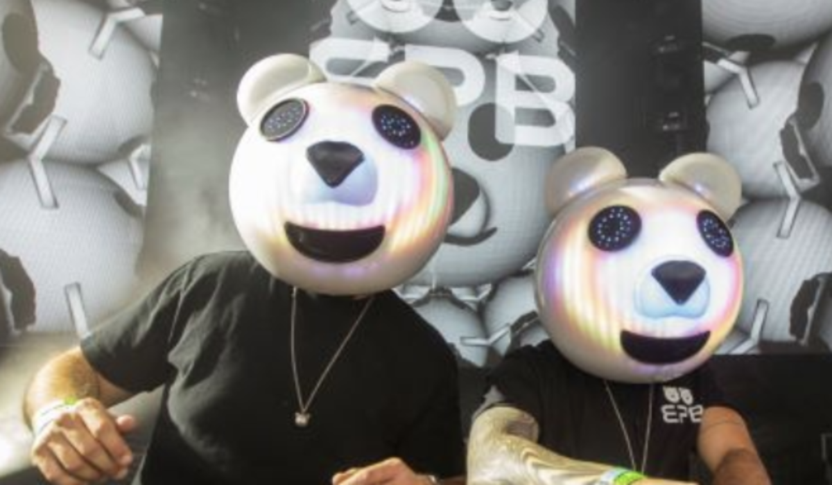 Future Home Duo Electrical Polar Bears Drop Thumping Single “Indicators” img