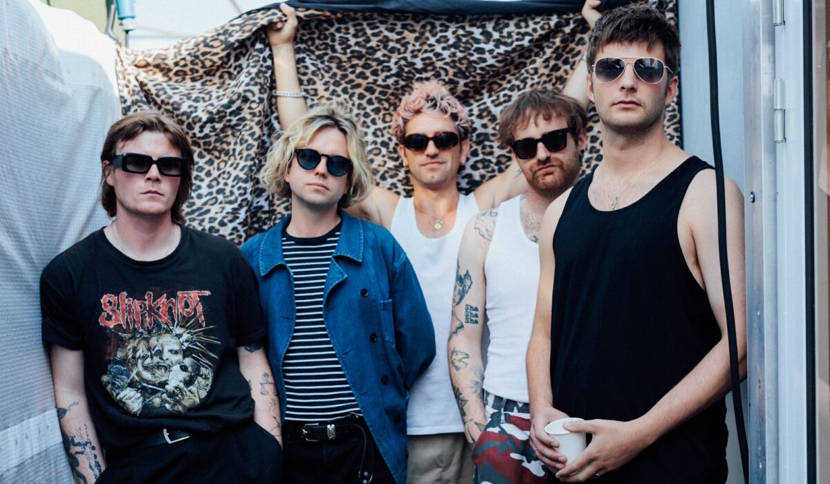 Fontaines D.C. share pummelling new single ‘Starburster’ and announce new album ‘ROMANCE’ img