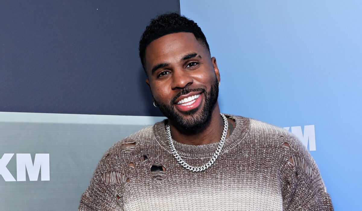Jason Derulo receives presents from PETA after pulling out of SeaWorld efficiency img