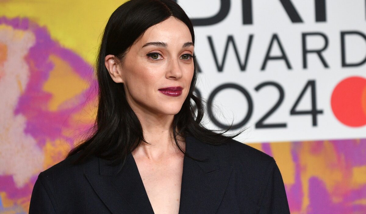 St Vincent says expertise present covers of Leonard Cohen’s ‘Hallelujah’ are “the worst factor on this planet” img