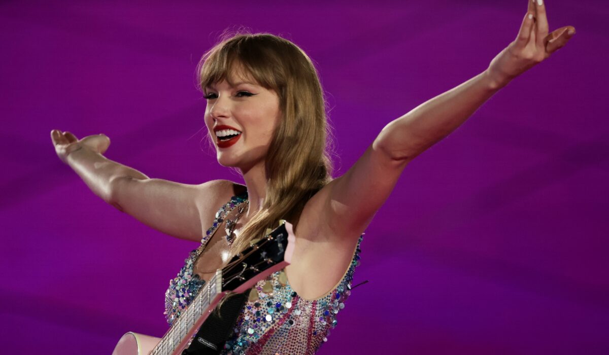 Taylor Swift’s ‘The Tortured Poets Division’ breaks Spotify file with 300million streams in a day img