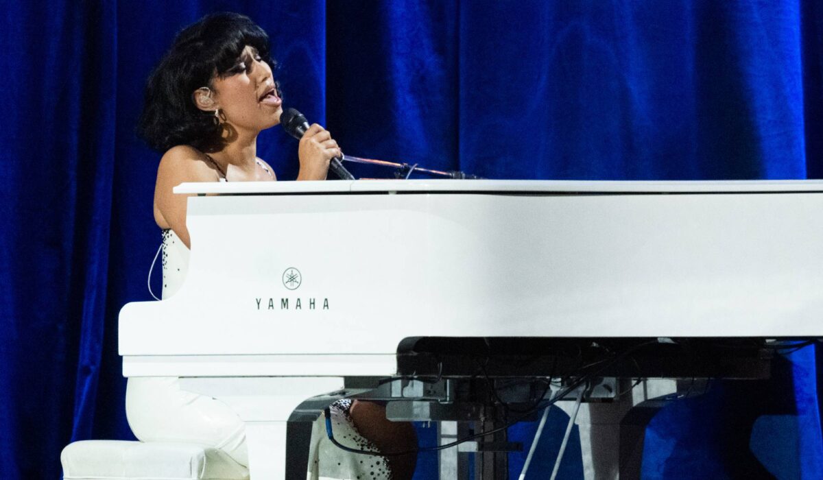 Watch RAYE carry out ‘Price It’ And ‘Let There Be Gentle’ On ‘Saturday Evening Dwell’ img