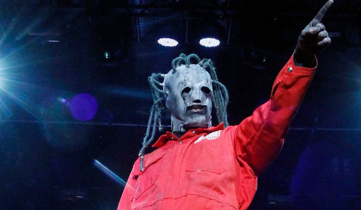 Watch Slipknot carry out first gig with new drummer img