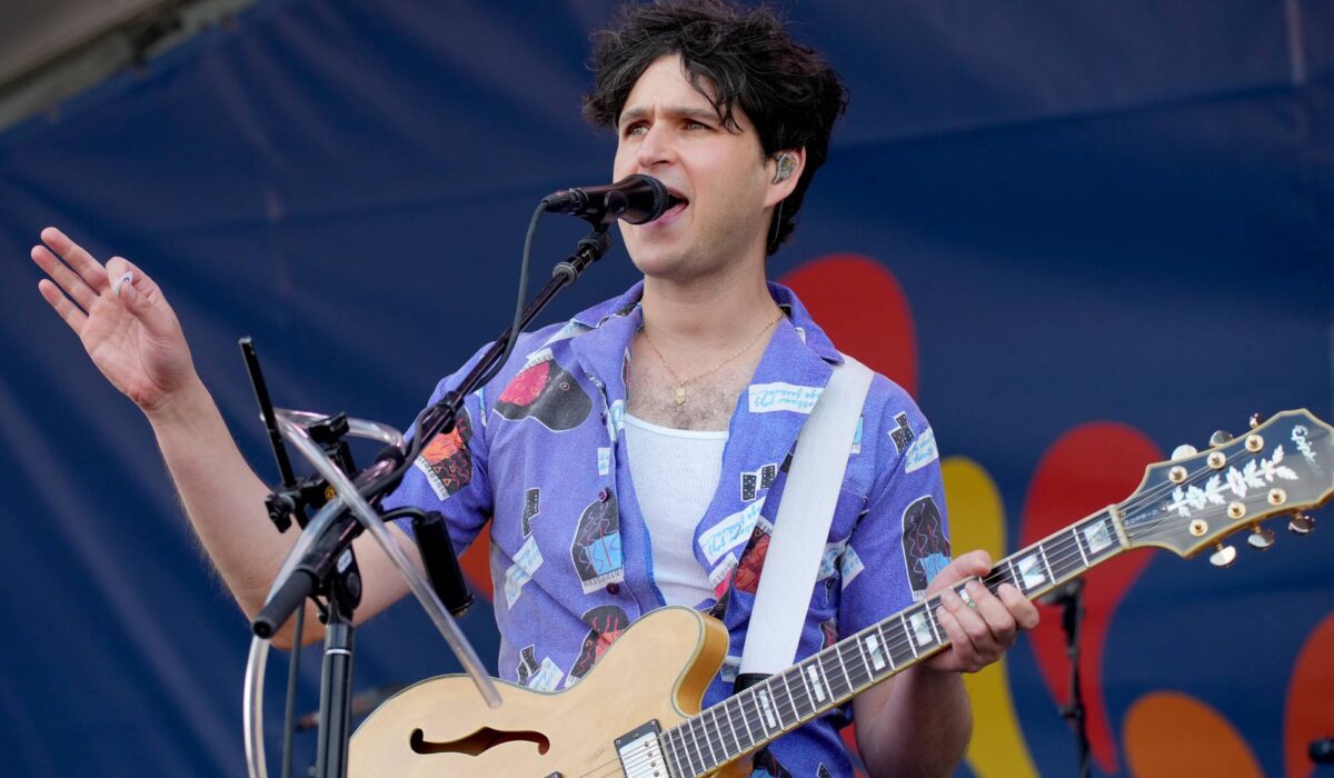Watch Vampire Weekend cowl Bob Dylan and Bruce Springsteen at New Orleans Jazz Pageant img
