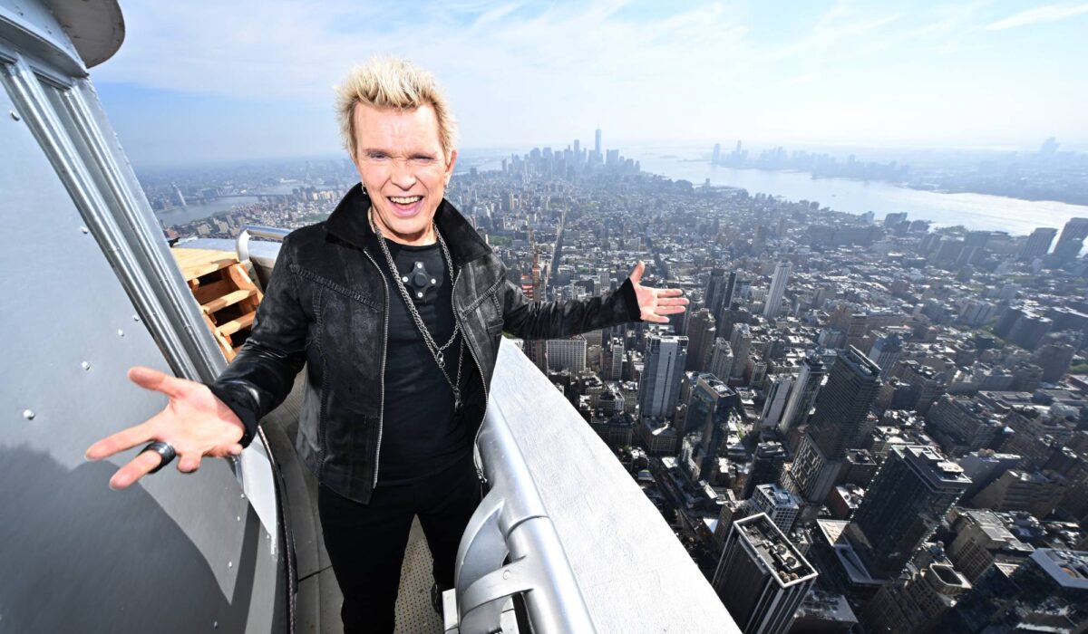 Billy Idol determined “to not be a drug addict anymore” and is now “California sober” img