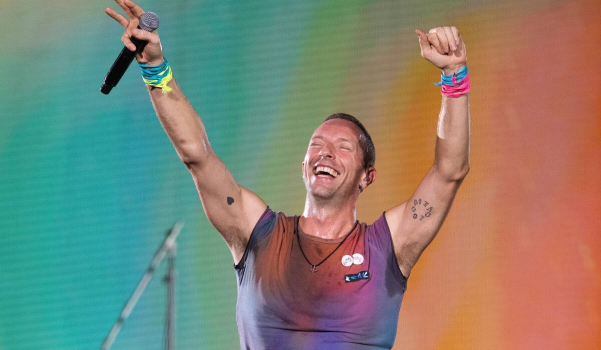 Coldplay finish Massive Weekend headline set with ‘Orange’, written in honour of Luton City FC img