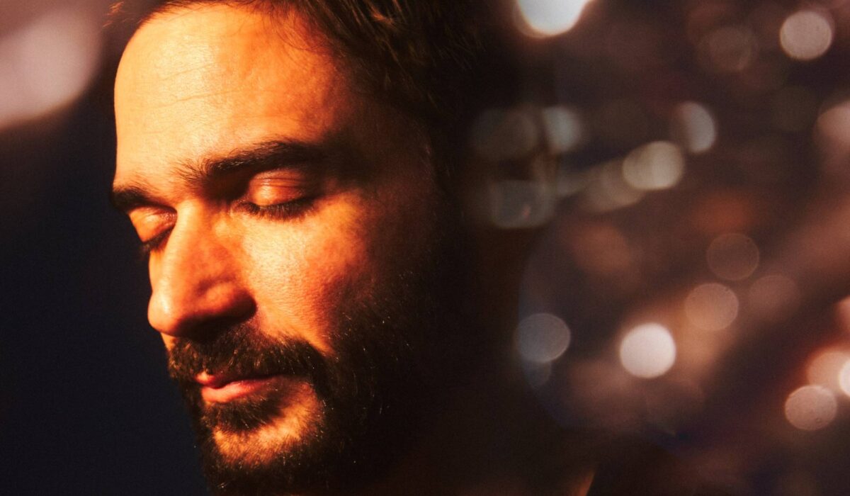 Jon Hopkins broadcasts new album ‘RITUAL’ with hypnotic title monitor img