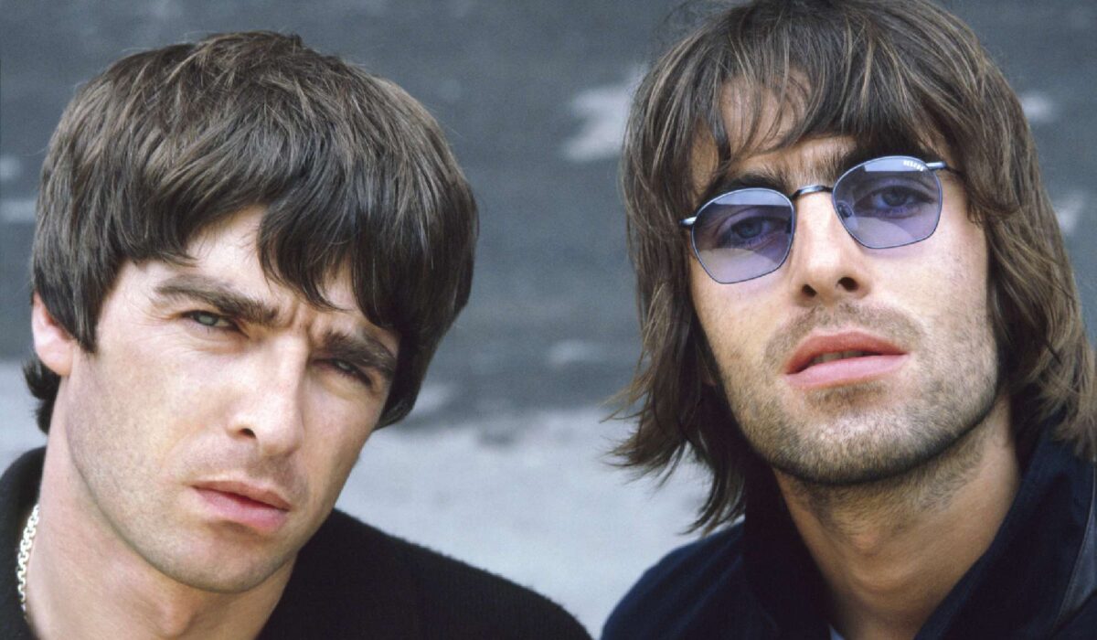 Reunion or reissue? Followers are getting excited by an Oasis teaser img