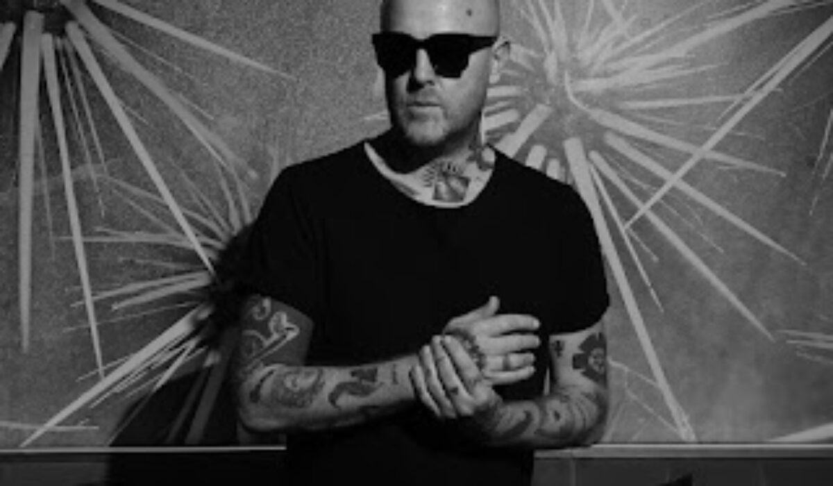 Sian places the ending touches on techno / industrial LP – ‘Hedonism’ – Dancing Astronaut img
