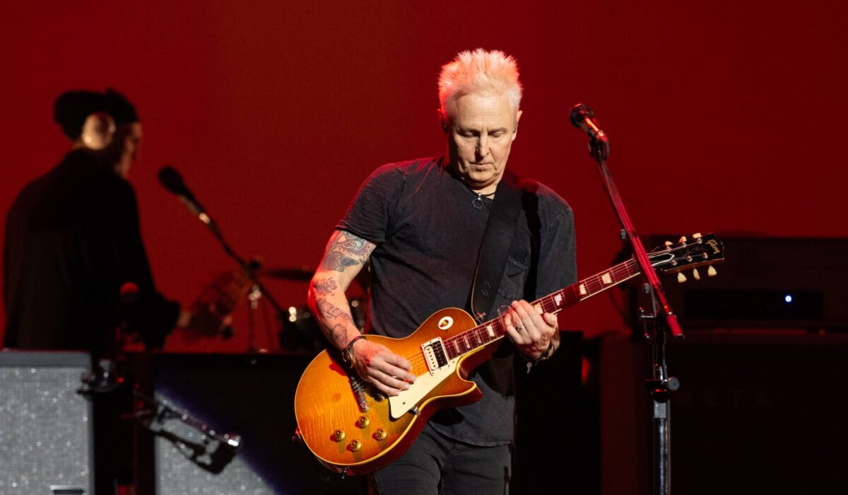 Watch Pearl Jam’s Mike McCready fall from stage however proceed to play guitar solo img
