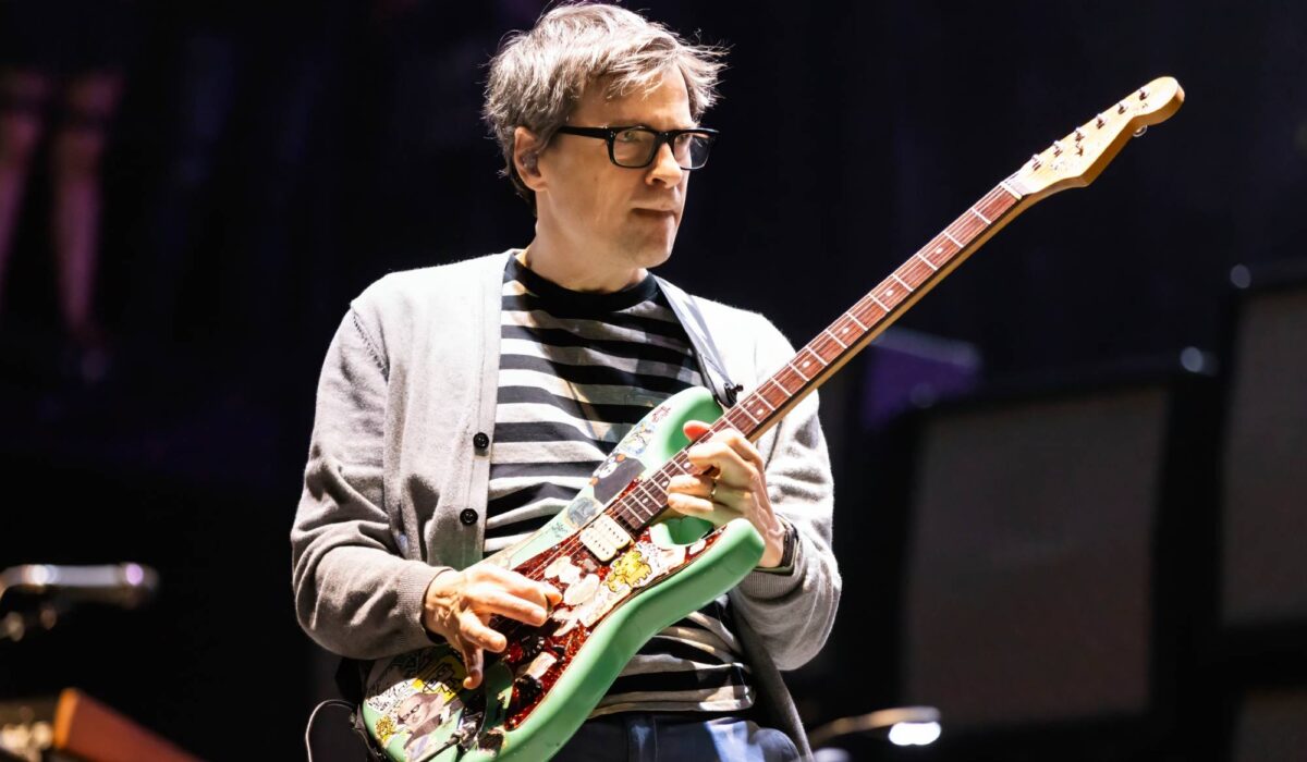 Watch Weezer cowl Gap and play set of uncommon songs in California forward of ‘Blue Album’ tour img