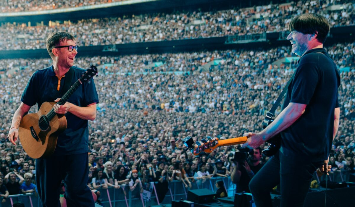 Reside At Wembley Stadium’ dwell movie img