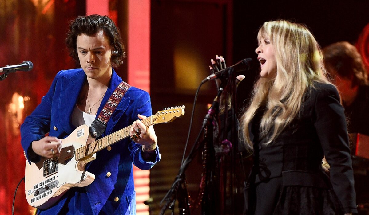 Watch Harry Types and Stevie Nicks duet emotional tribute to Christine McVie with ‘Landslide’ img