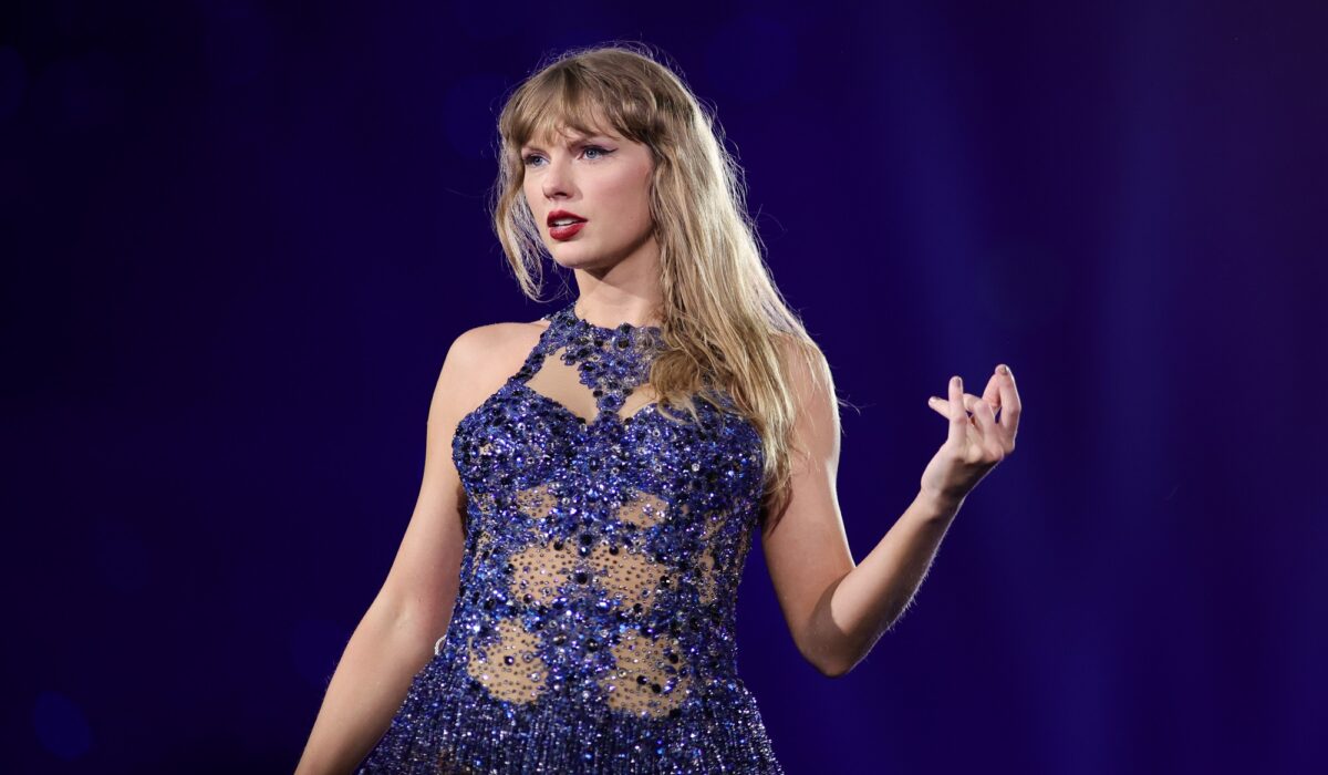 Watch Taylor Swift give ‘Famous person’ its reside debut img