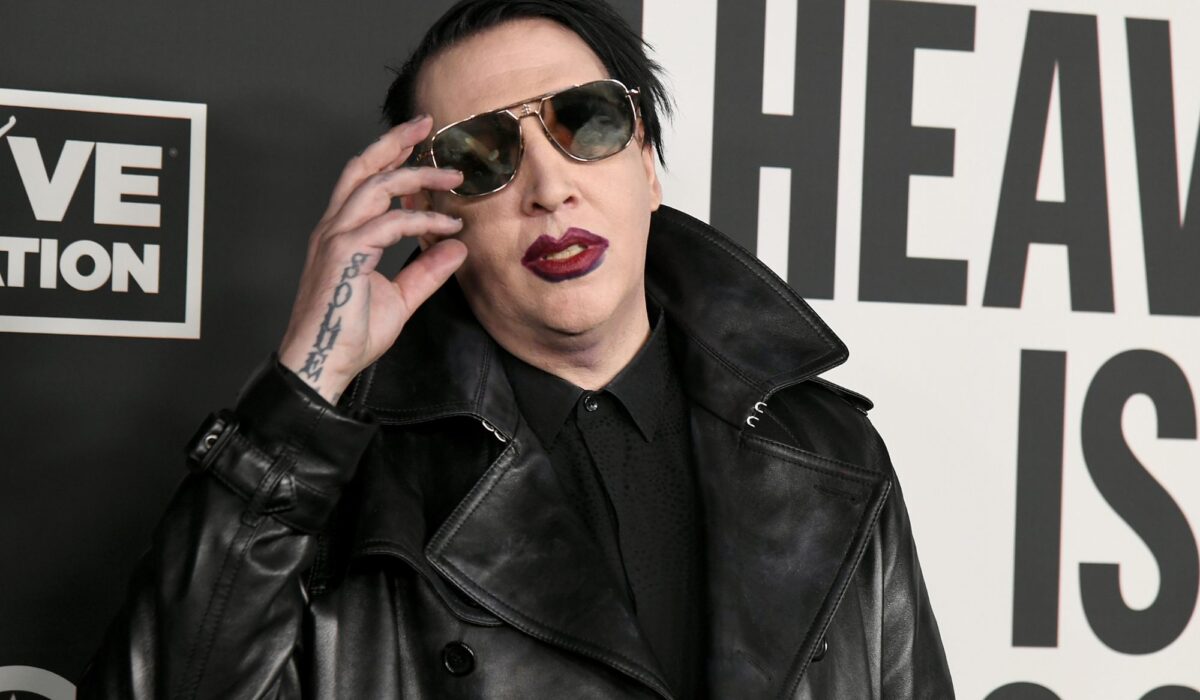 Girl who claims Marilyn Manson subjected her to “horrific” abuse speaks publicly for first time img