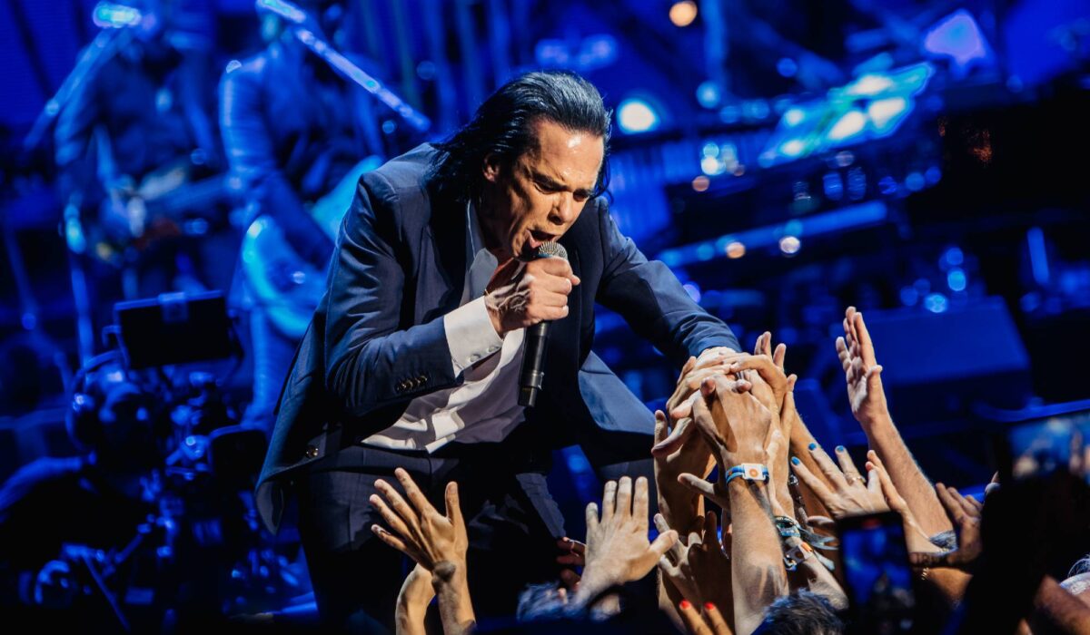 Nick Cave celebrates three hundredth entry of Crimson Hand Recordsdata by asking his followers a query img