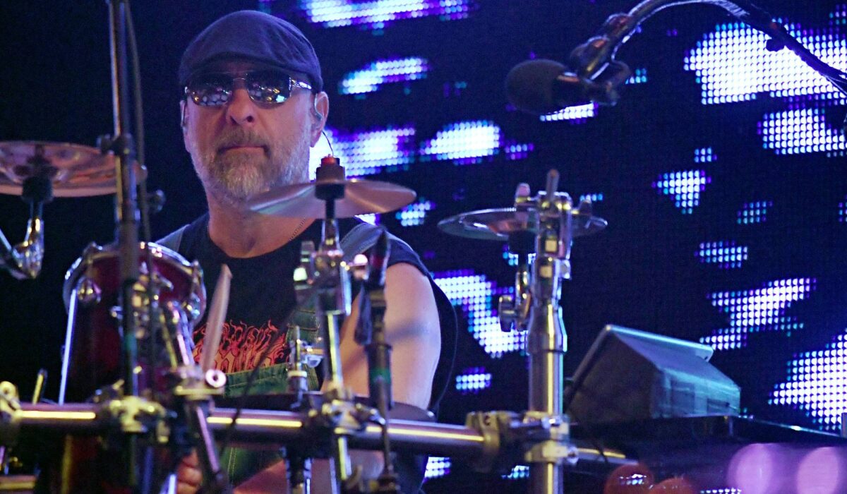 Primus announce “full shock” departure of drummer Tim Alexander img