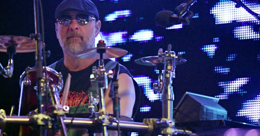 Primus announce “full shock” departure of drummer Tim Alexander img