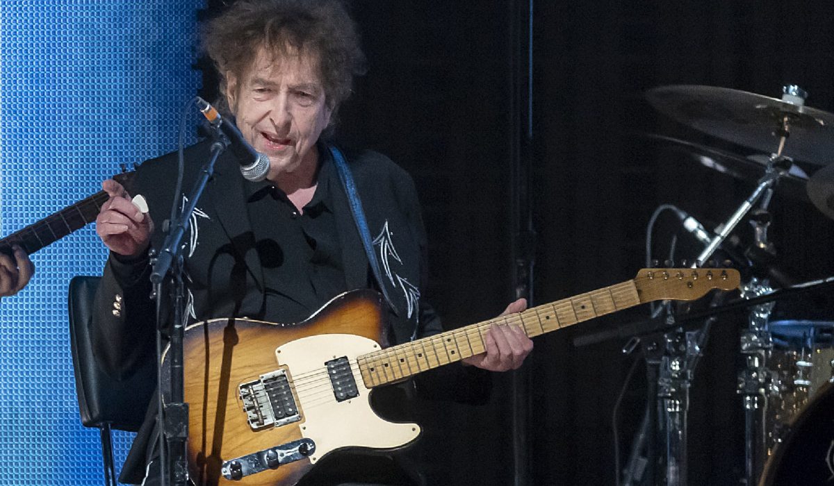 Bob Dylan makes a TikTok account days earlier than it might get banned within the US img