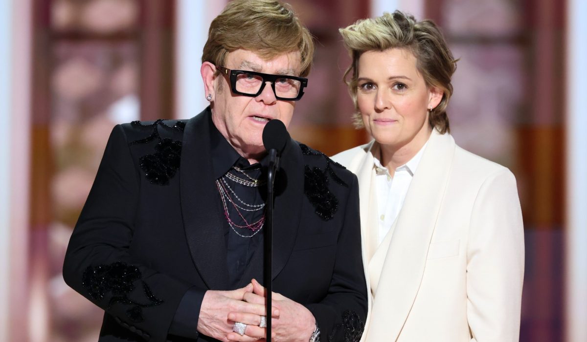 Elton John jokes about eye situation at Golden Globes 2025 img
