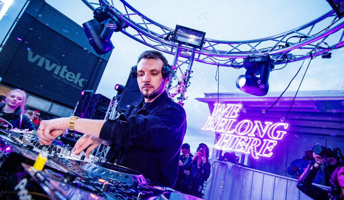 Avoure and Haxxy staff up on all-Ukrainian collaboration, ‘Like U’ – Dancing Astronaut img