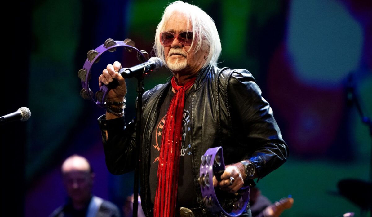 The Electrical Prunes lead singer James Lowe useless at 82 img