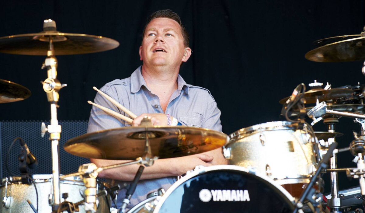 Watch Pulp drummer Nick Banks play ‘Disco 2000’ with tribute band Pulp’d in Sheffield img