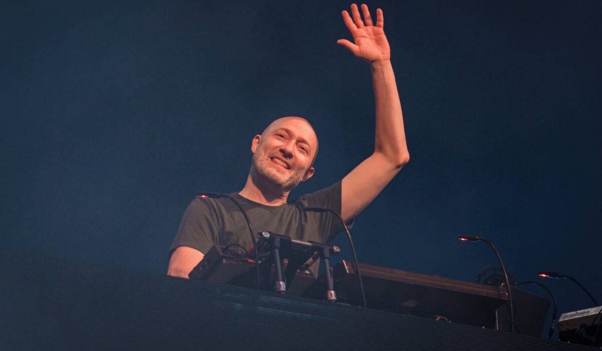 Watch fan assault DJ Paul Kalkbrenner throughout Elrow City set in Madrid img