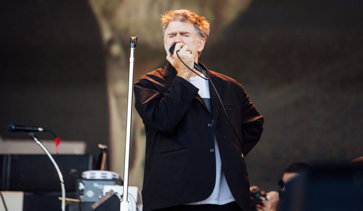 Take a look at Tom Sharkett’s euphoric remix of LCD Soundsystem basic ‘House’ img
